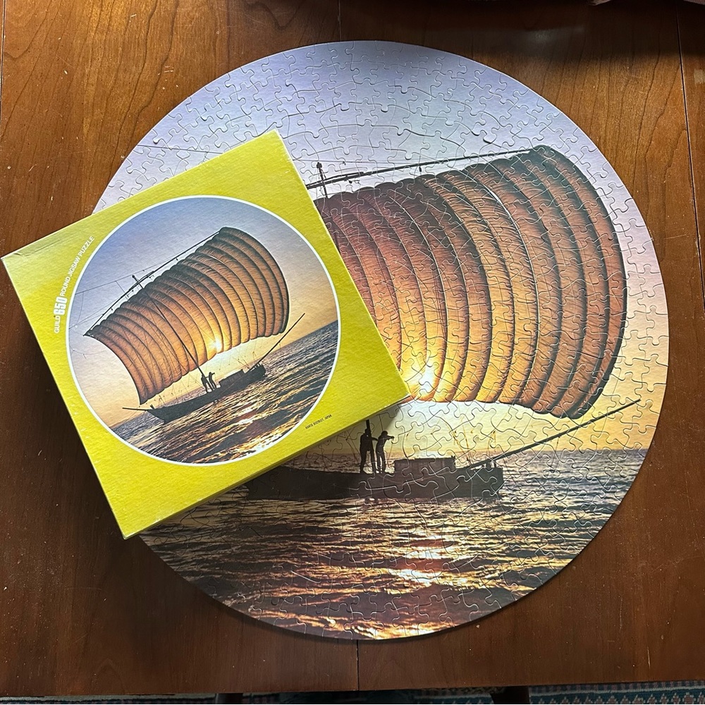Whitman Guild Round Jigsaw Puzzle 650 Pieces Fishing Boat Kanto District Japan